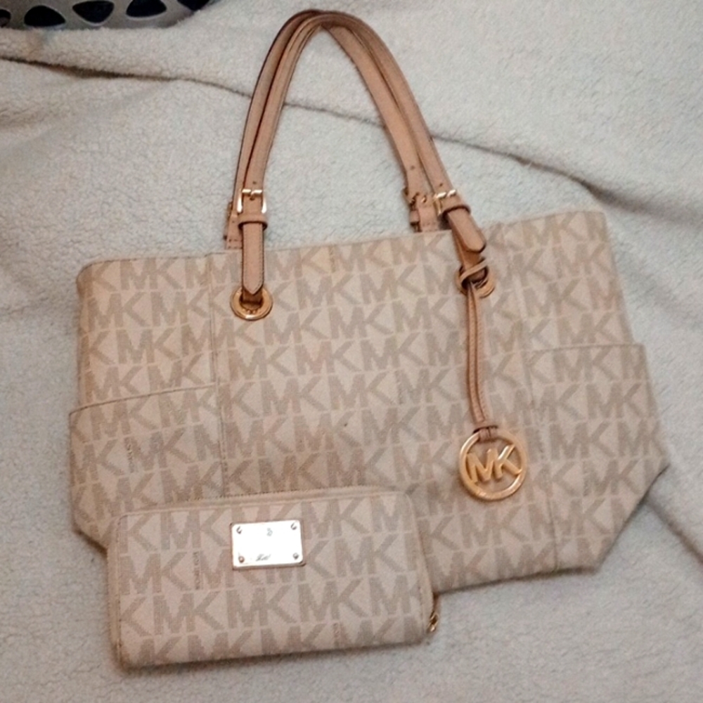Michael kors tote and wallet